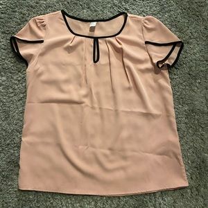 Ladies work shirt 100% polyester worn a handful of times has been dry cleaned